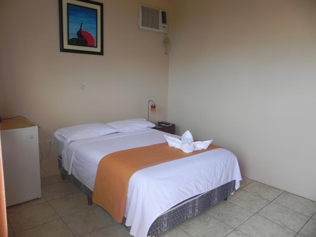 Hostal La Posada De Jose Carlos Puerto Baquerizo Moreno Zimmer foto