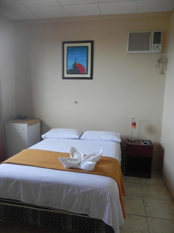 Hostal La Posada De Jose Carlos Puerto Baquerizo Moreno Zimmer foto