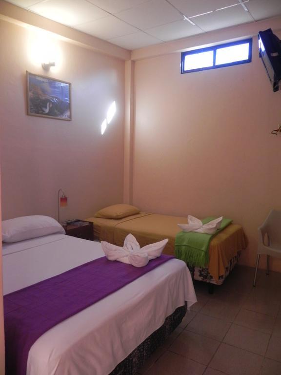Hostal La Posada De Jose Carlos Puerto Baquerizo Moreno Zimmer foto